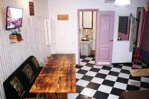 Мини-отель Mamba Hotel. №2 Семейный номер с кинотеатром и качелью – в укрытии 10