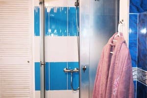 Мини-отель Mamba Hotel. №3 Номер с волнообразной кроватью “Тантра” – в укрытии 13