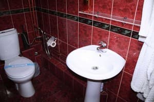 Мини-отель Mamba Hotel. №4 Романтический номер с джакузи – в укрытии 11