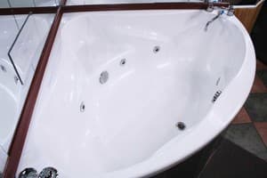 Мини-отель Mamba Hotel. №5 Двухкомнатный номер с джакузи и кинотеатром – в укрытии 5