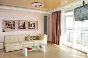 Апарт-отель Мост Сити Апарт Отель. Люкс двухместный с видом на Днепр 1