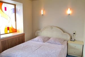 Апарт-отель Мост Сити Апарт Отель. Студио двухместный на Грушевского, 1 угол пр.Яворницкого (не Мост Сити) 2