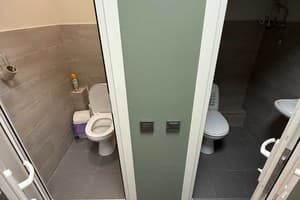 Хостел Vibe Place. Место в женском 8-местном номере  3