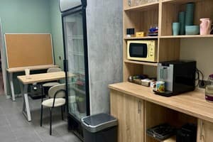 Хостел Vibe Place. Место в женском 8-местном номере  4