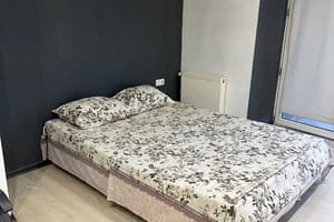 на Александра Поля 5