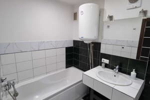 на Александра Поля 7