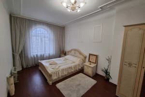 на Д.Яворницкого 6