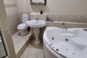 на Д.Яворницкого 7